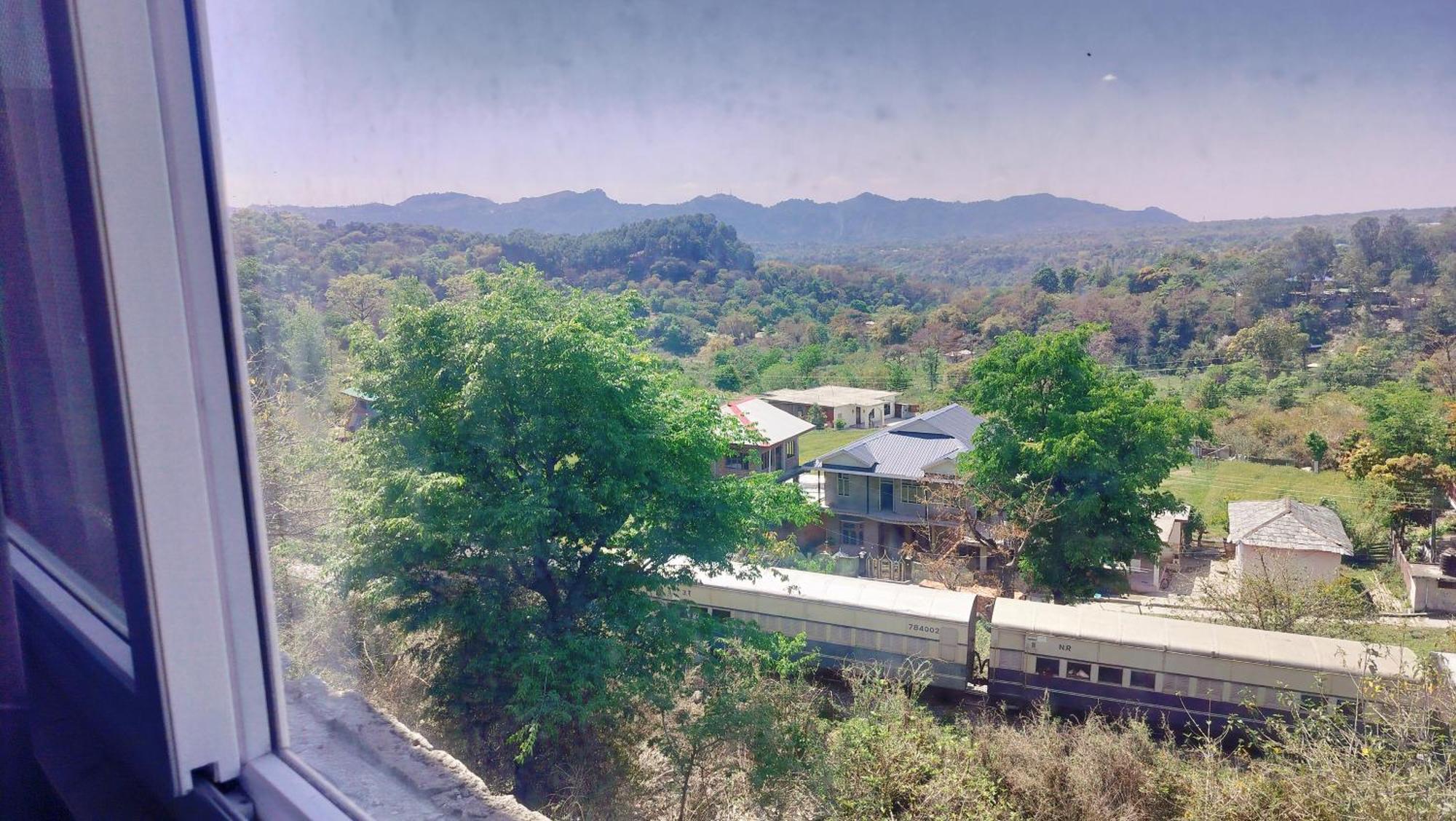 Hotel Binwa View Baijnath Bagian luar foto